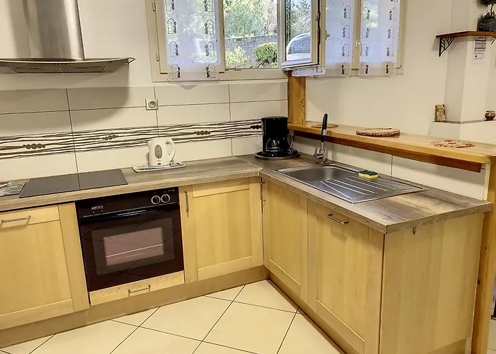 - Les Cedres * Greoux-les-Bains