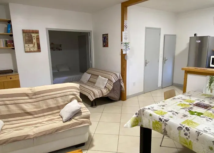 - Les Cedres Greoux-les-Bains